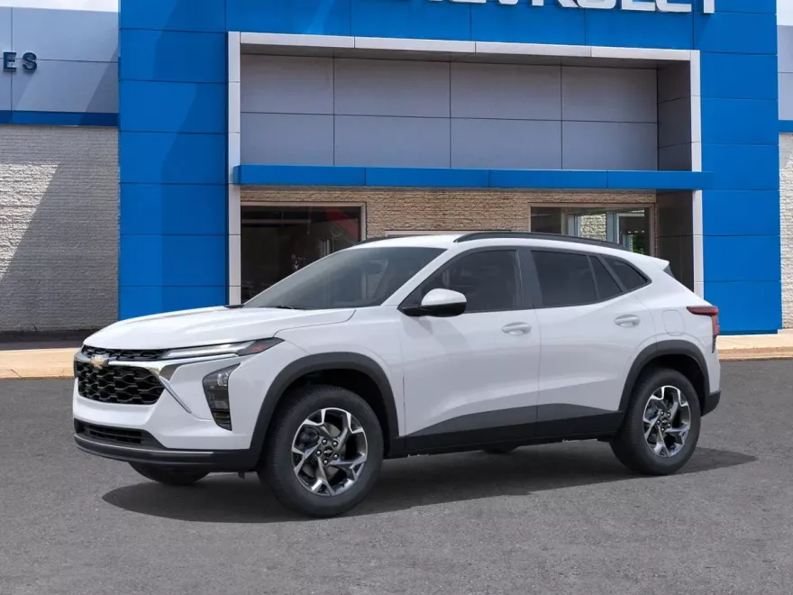 2025 Chevrolet Trax LT photo 1