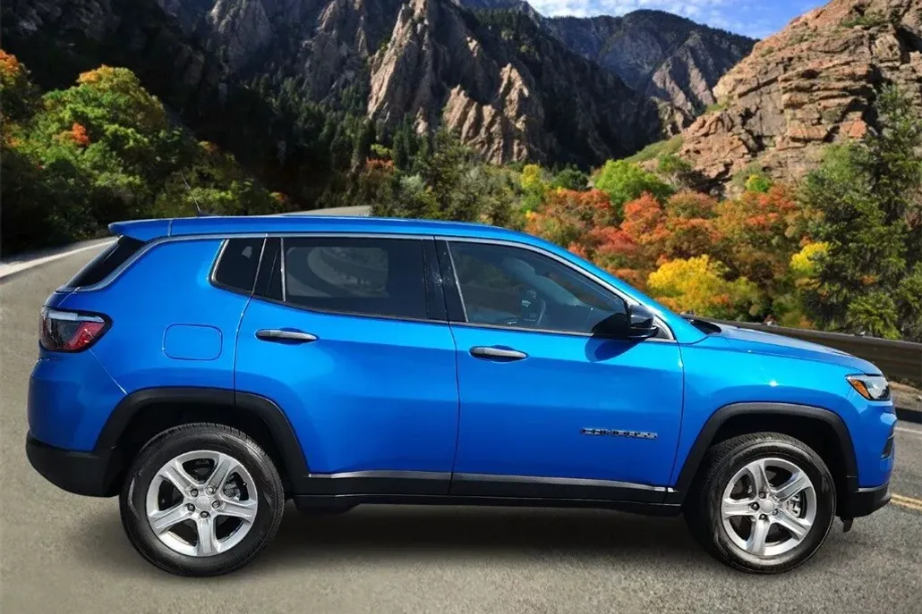 2024 Jeep Compass Sport photo 1