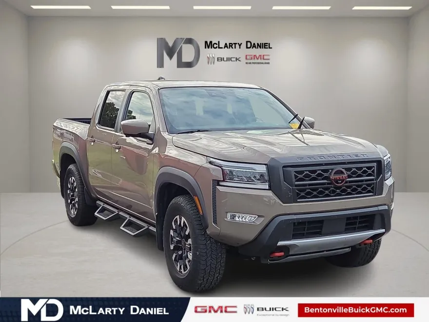 2023 Nissan Frontier PRO-4X photo 1