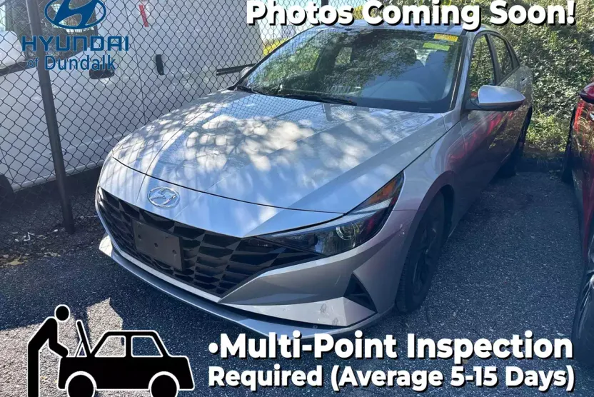 2022 Hyundai Elantra SEL photo 1