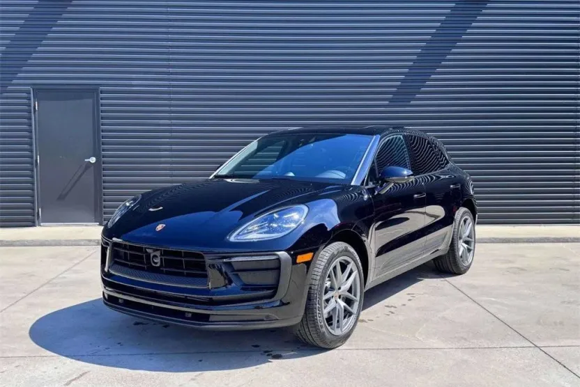 2025 Porsche Macan Base photo 1