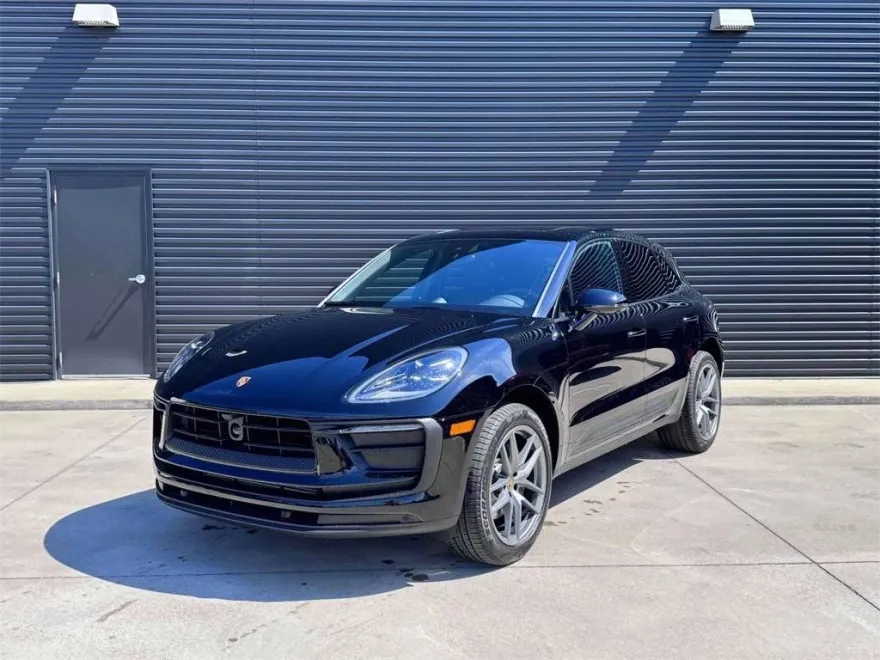 2025 Porsche Macan Base photo 1