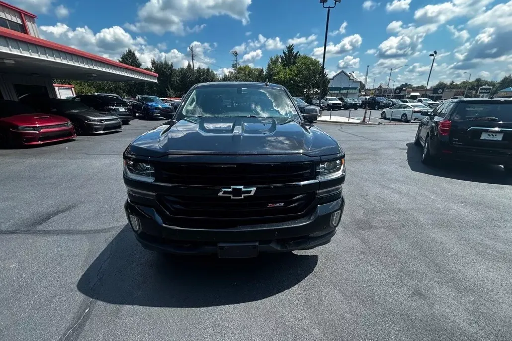 2017 Chevrolet Silverado 1500 LTZ photo 1