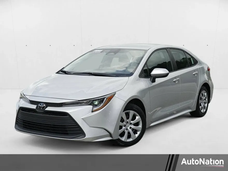 2024 Toyota Corolla LE photo 1