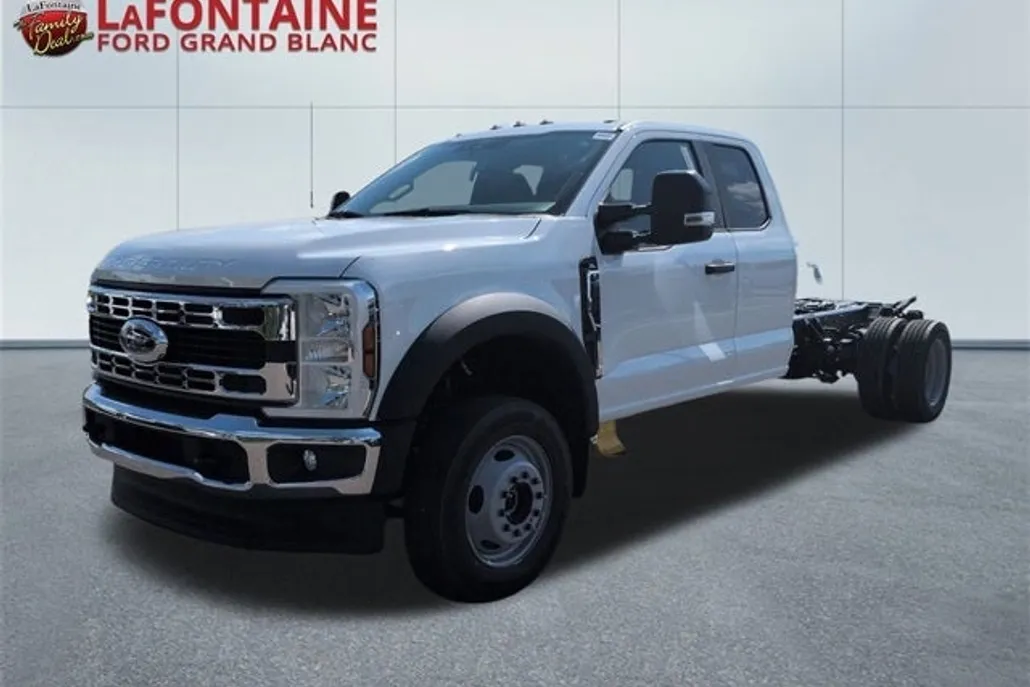 2025 Ford F-550 photo 1