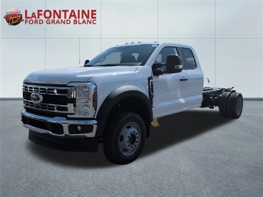 2025 Ford F-550 photo 1