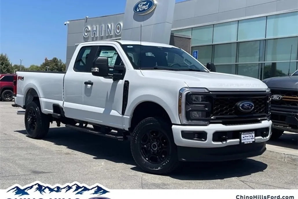 2025 Ford F-350 XL photo 1