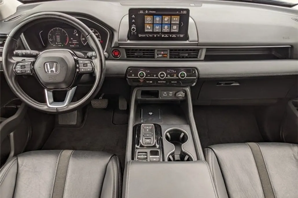 2023 Honda Pilot Touring photo 1
