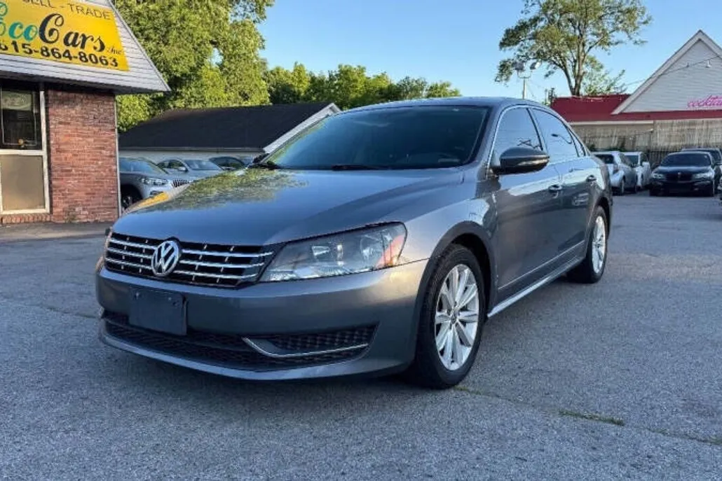 2012 Volkswagen Passat SEL Premium photo 1
