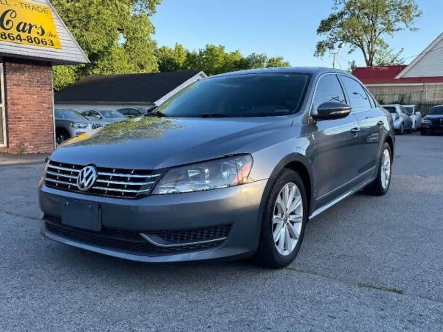 2012 Volkswagen Passat SEL Premium photo 1