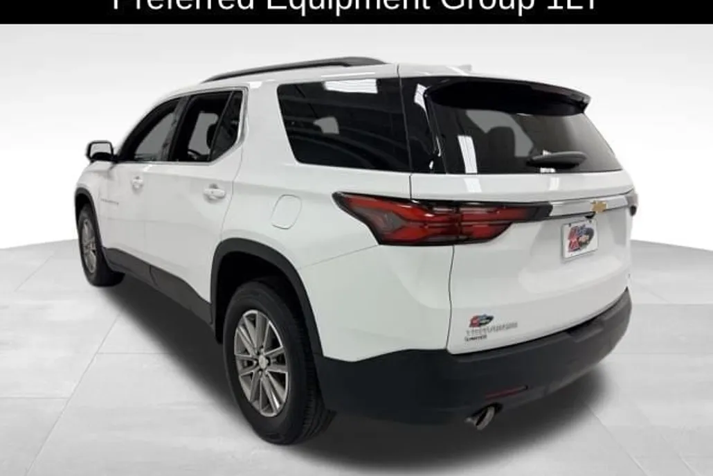 2024 Chevrolet Traverse Cloth photo 1