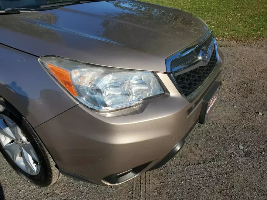 2015 Subaru Forester 2.5i Premium photo 1