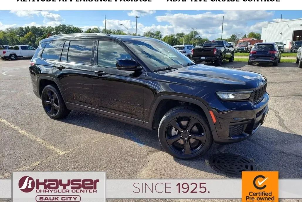 2023 Jeep Grand Cherokee Laredo photo 1