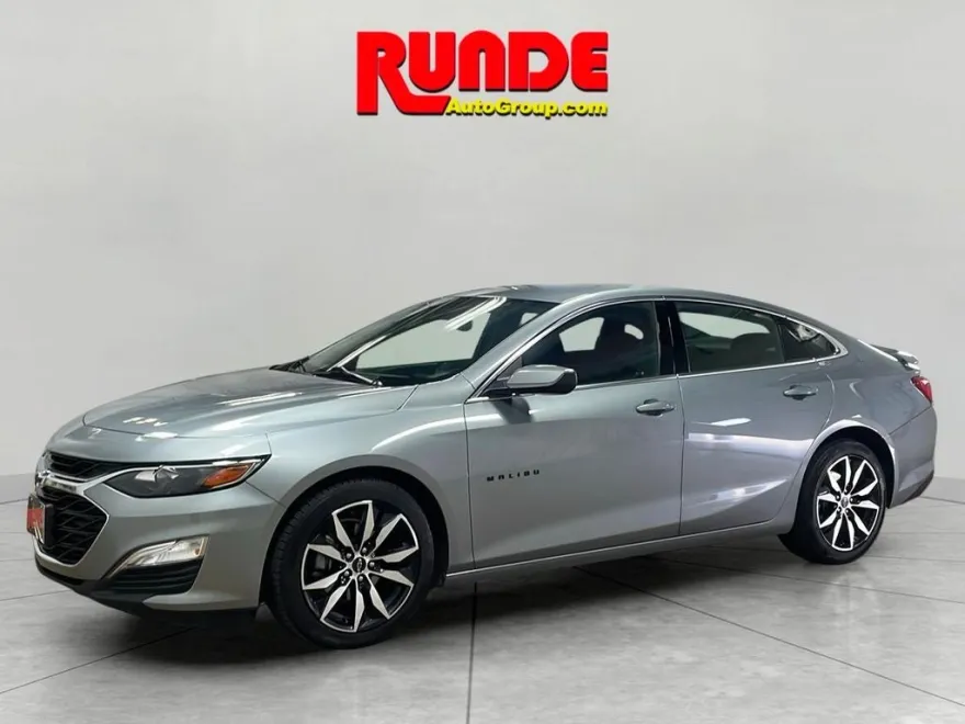 2024 Chevrolet Malibu RS photo 1