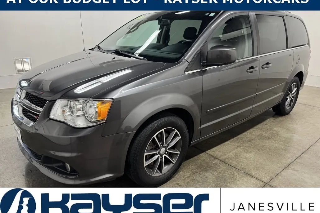 2017 Dodge Grand Caravan SXT photo 1