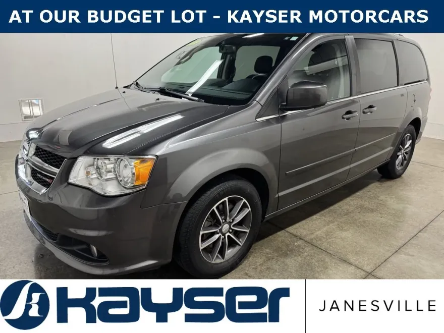 2017 Dodge Grand Caravan SXT photo 1