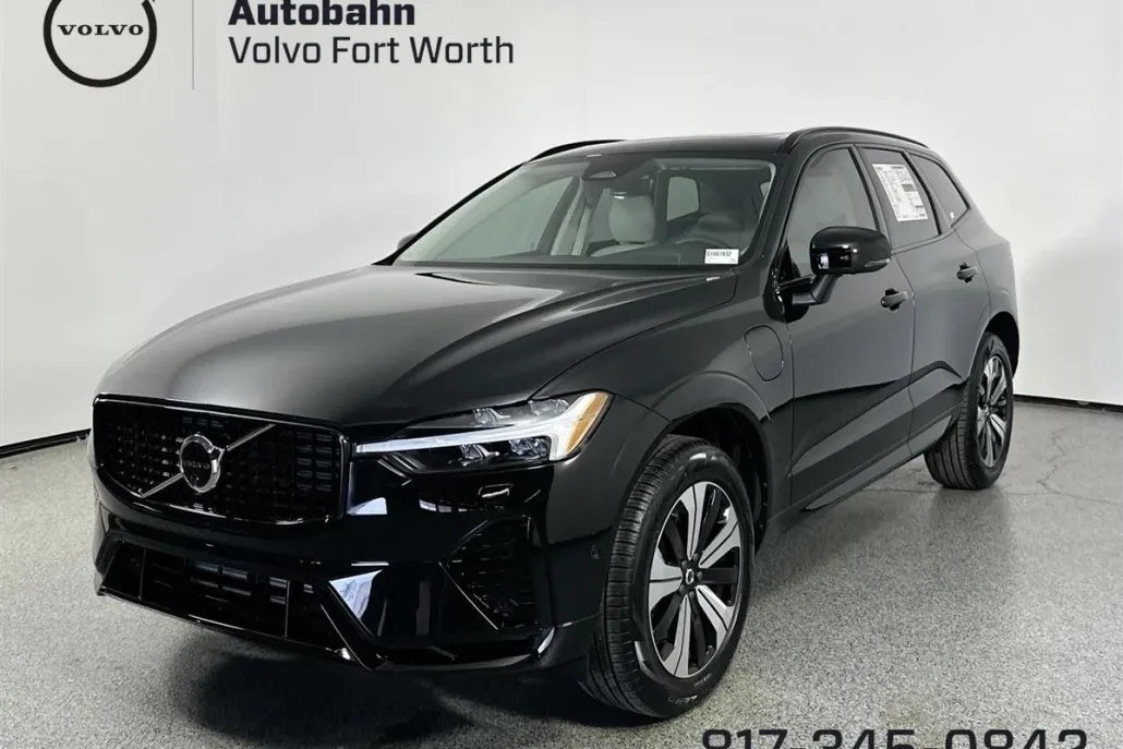2025 Volvo XC60 T8 Plus photo 1