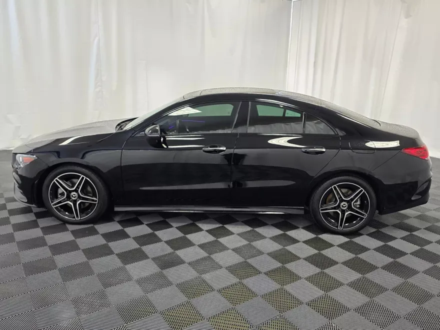 2022 Mercedes Benz CLA 250 4MATIC photo 1