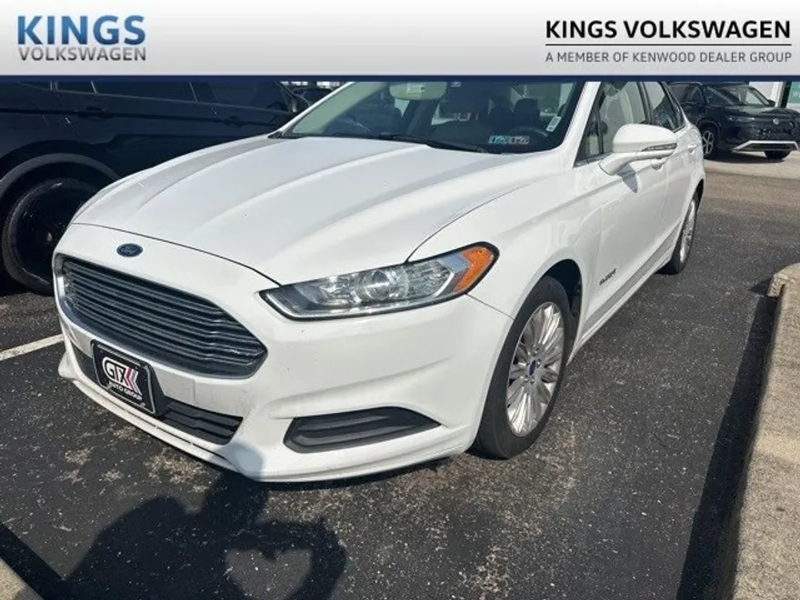 2016 Ford Fusion Hybrid SE photo 1