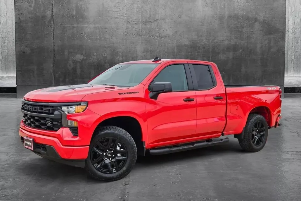 2025 Chevrolet Silverado 1500 Custom photo 1