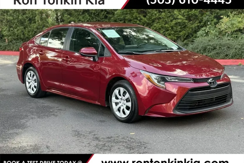 2024 Toyota Corolla LE photo 1