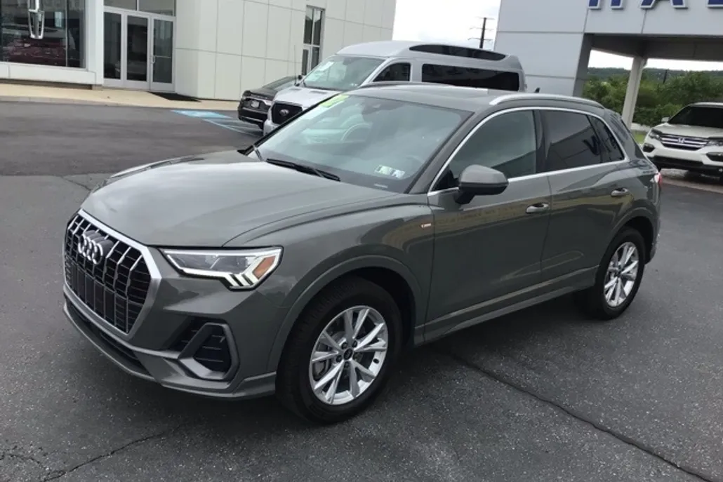 2022 Audi Q3 Premium Plus S line photo 1