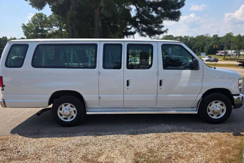 2014 Ford E-350 photo 1