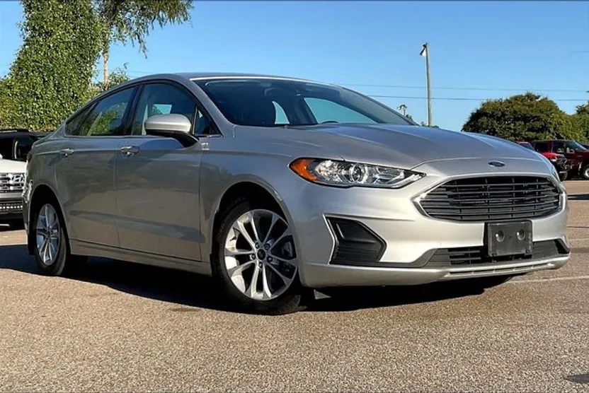 2019 Ford Fusion SE photo 1