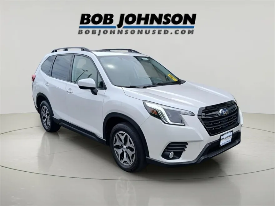 2022 Subaru Forester Premium photo 1