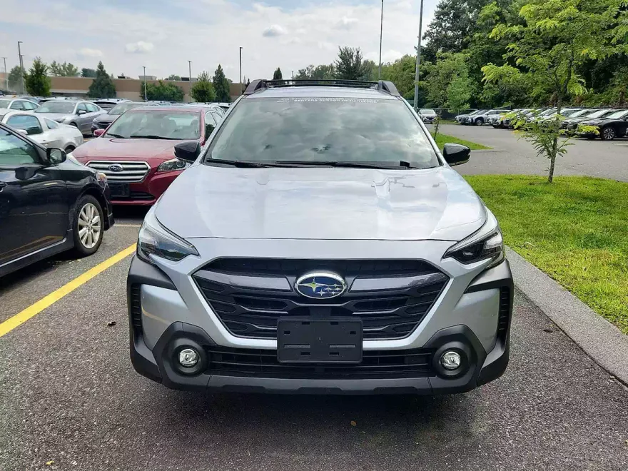 2025 Subaru Outback Premium photo 1