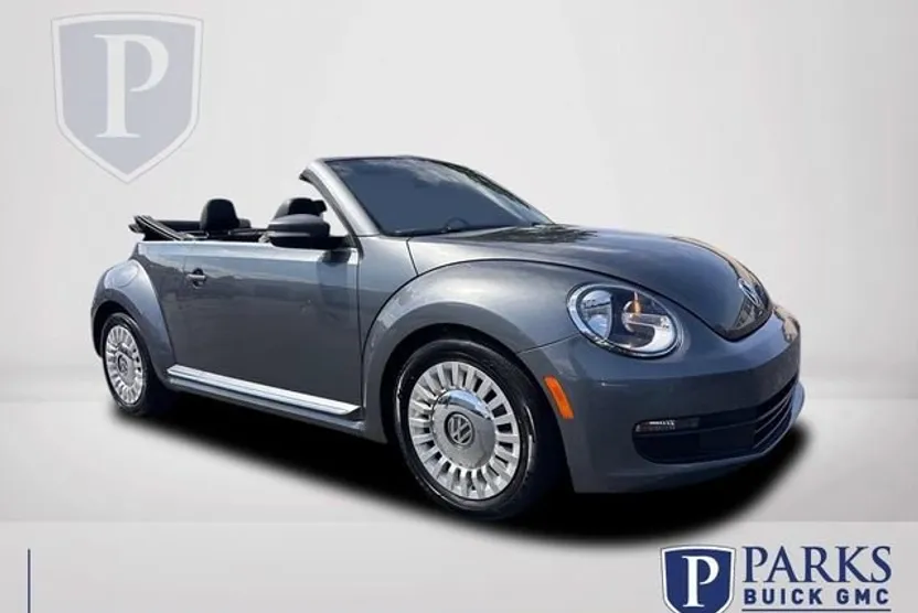 2016 Volkswagen Beetle Convertible 1.8T S photo 1