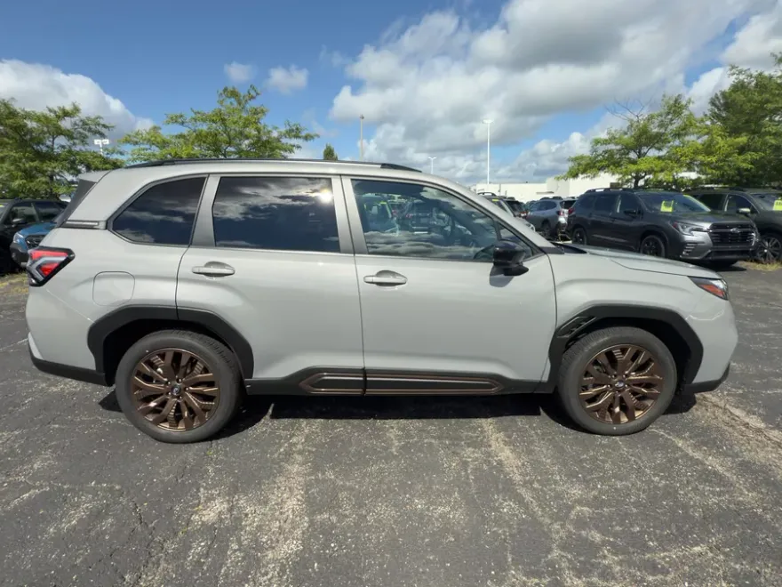 2025 Subaru Forester Sport Base photo 1