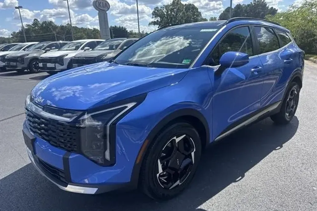 2026 Kia Sportage EX photo 1