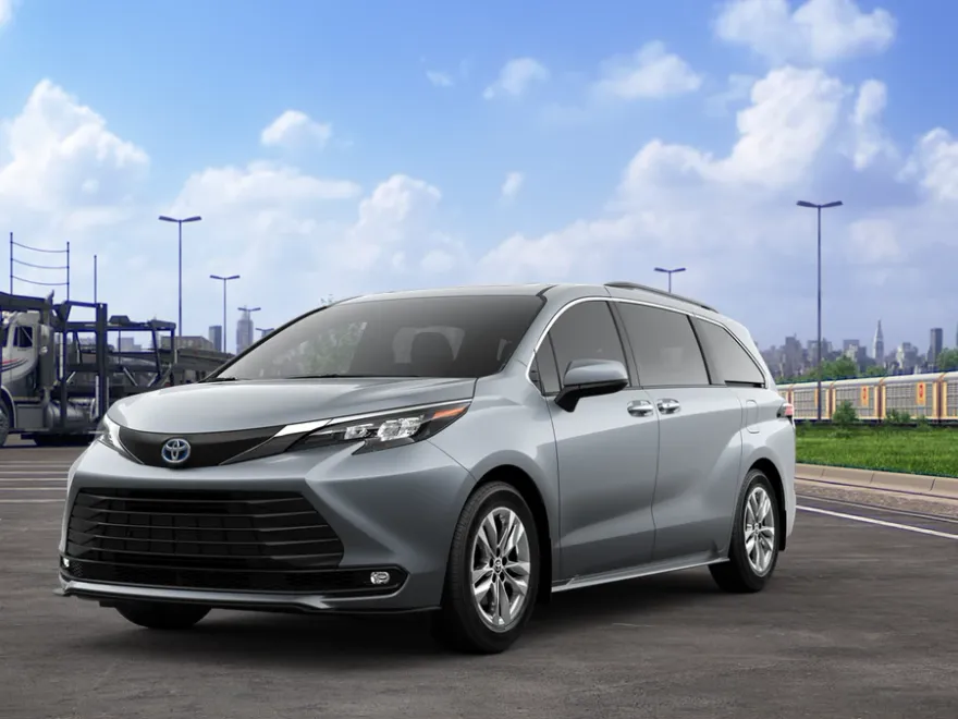 2025 Toyota Sienna XLE photo 1