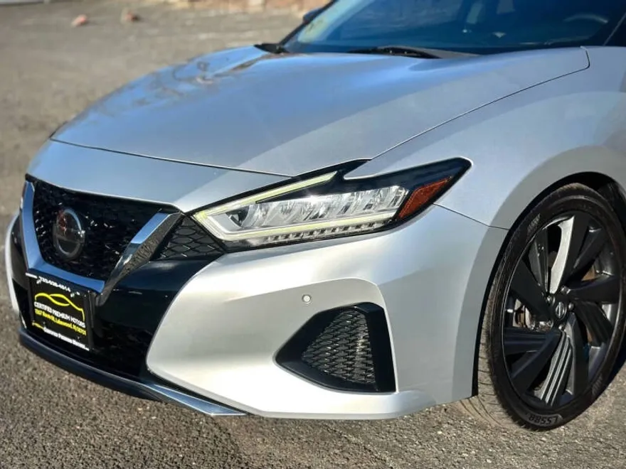 2019 Nissan Maxima SL photo 1
