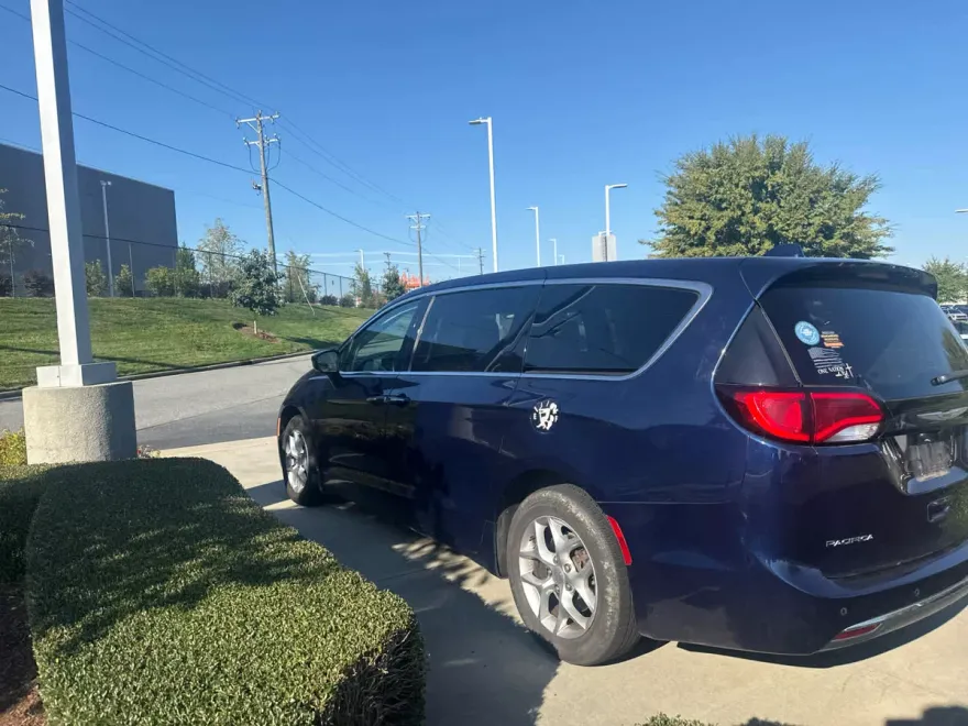2019 Chrysler Pacifica Touring Plus photo 1