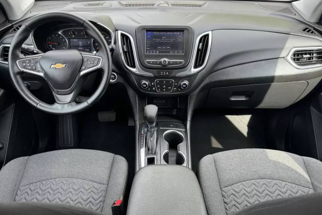 2024 Chevrolet Equinox LT photo 1