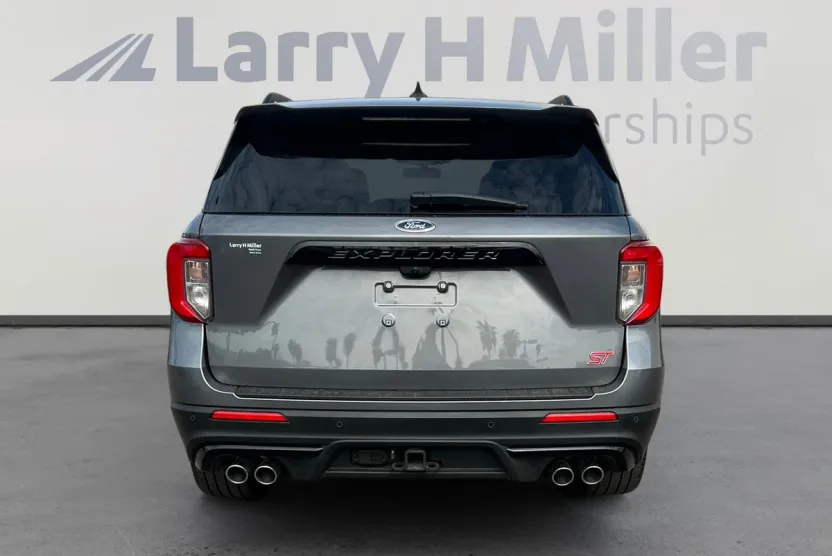 2024 Ford Explorer ST photo 1