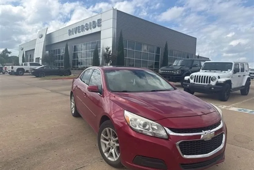2014 Chevrolet Malibu 1LT photo 1
