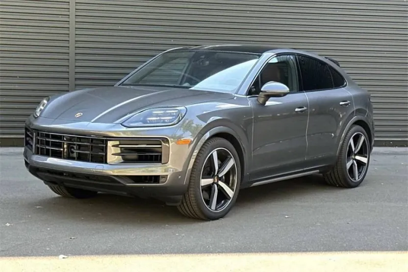 2025 Porsche Cayenne Coupe photo 1