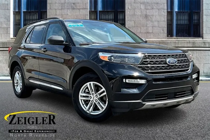 2022 Ford Explorer XLT photo 1