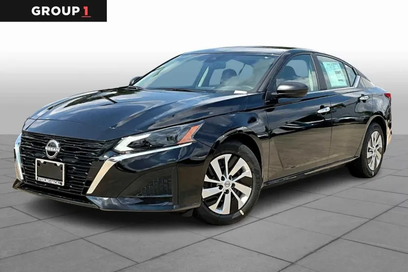 2025 Nissan Altima S photo 1