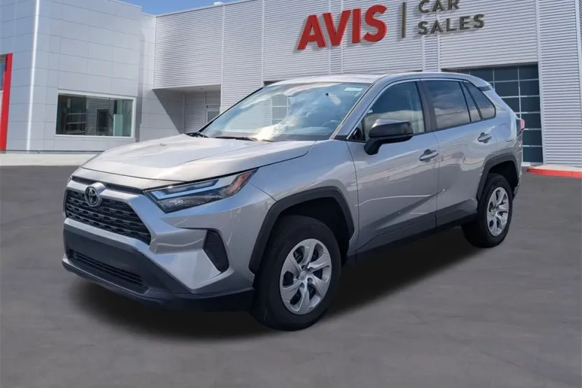 2024 Toyota RAV4 LE photo 1