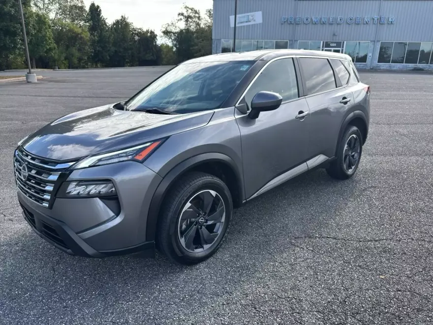 2024 Nissan Rogue SV photo 1