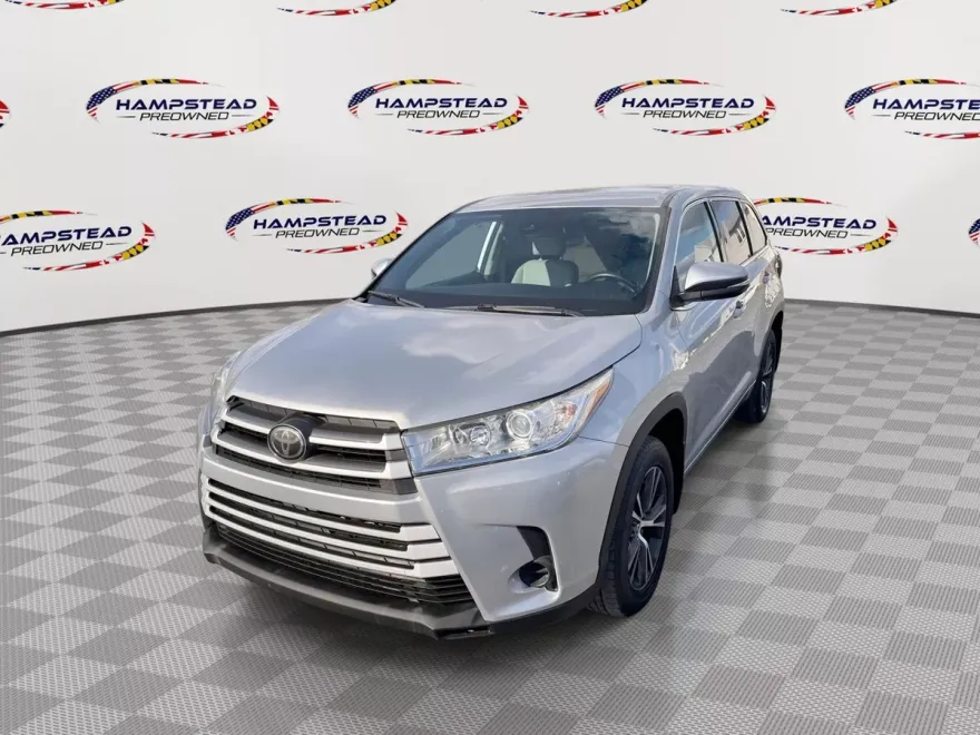 2018 Toyota Highlander LE Plus photo 1