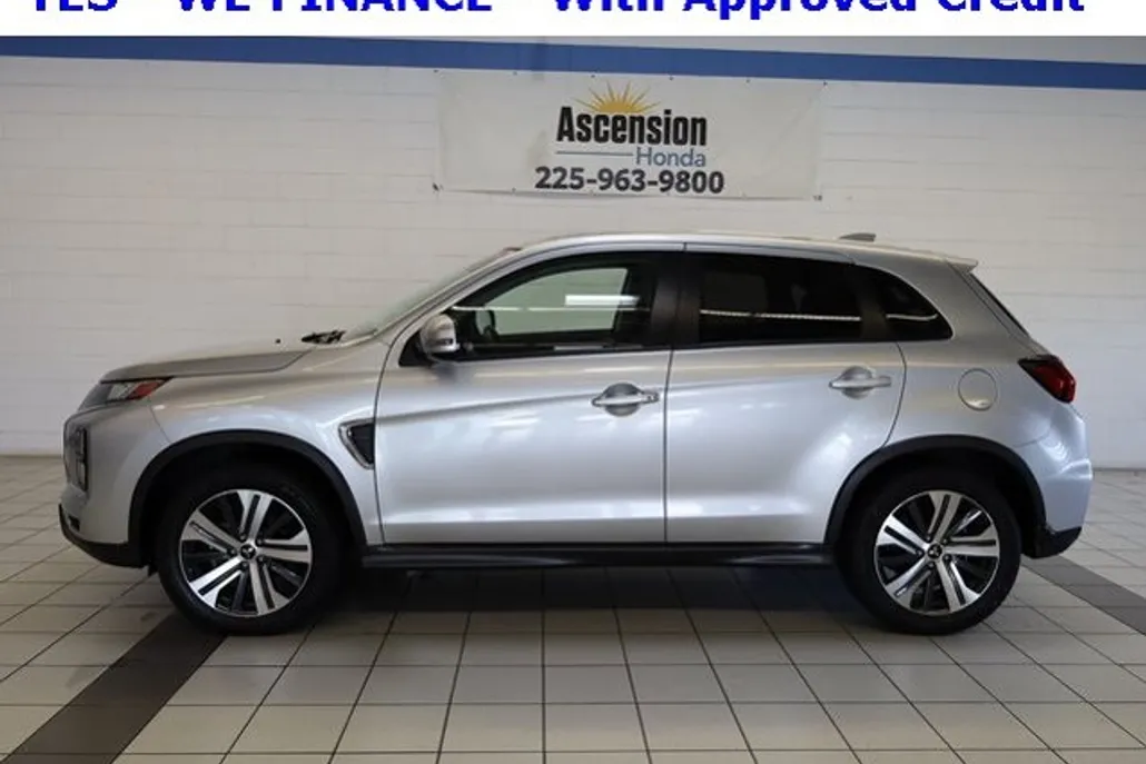 2024 Mitsubishi Outlander Sport SE photo 1