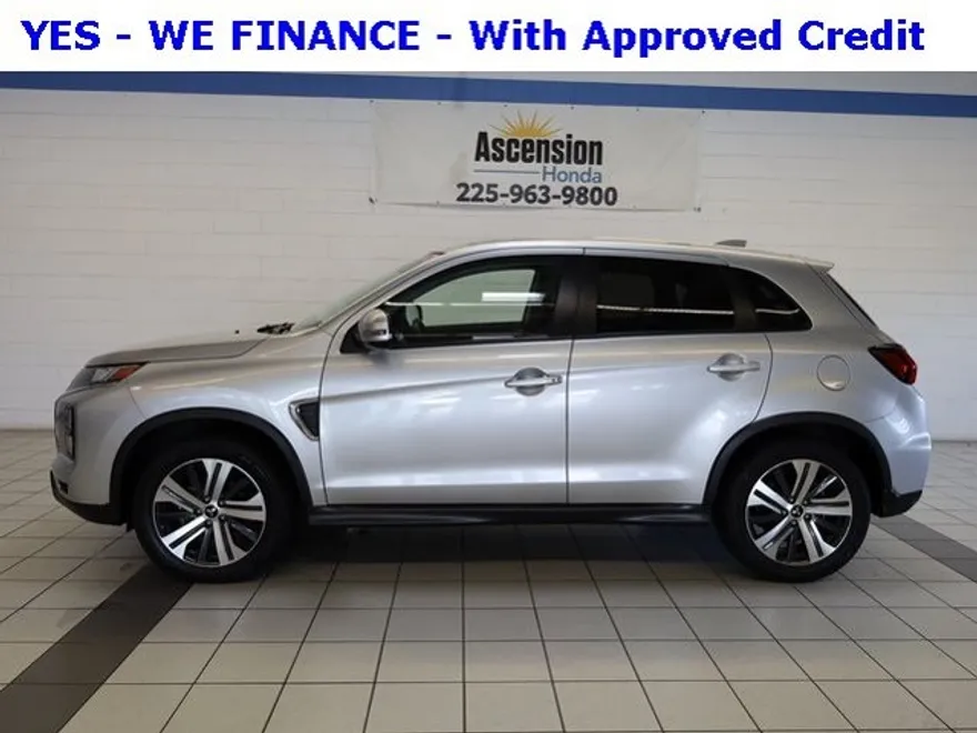 2024 Mitsubishi Outlander Sport SE photo 1