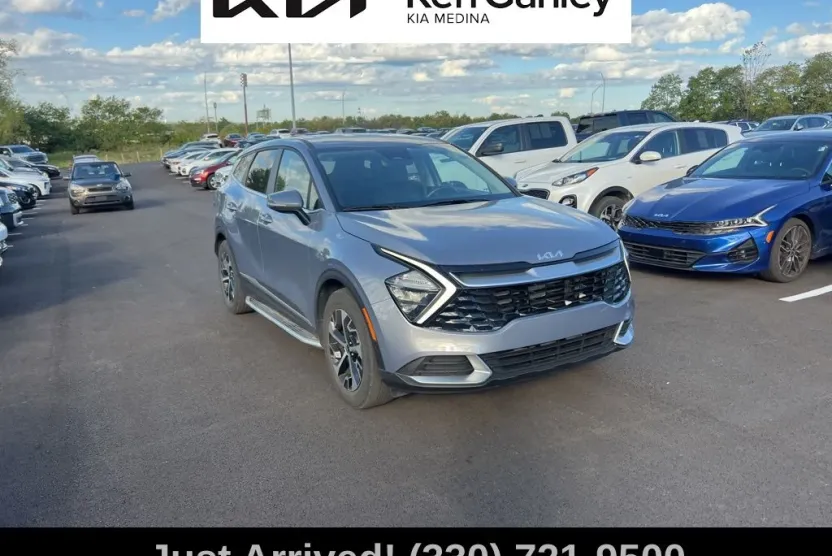 2023 Kia Sportage EX photo 1