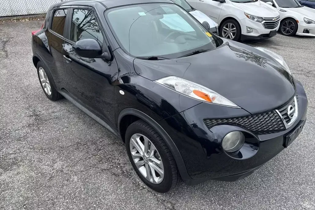 2013 Nissan Juke SV photo 1
