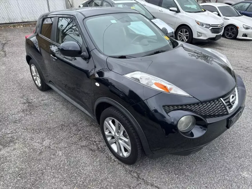 2013 Nissan Juke SV photo 1